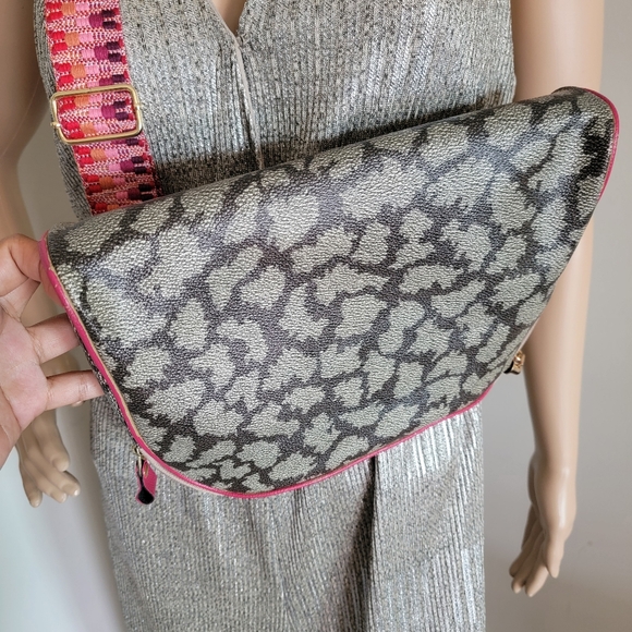 $350 Final DEAL🔥 Authentic Vintage YSL clutch Bag - Picture 7 of 10
